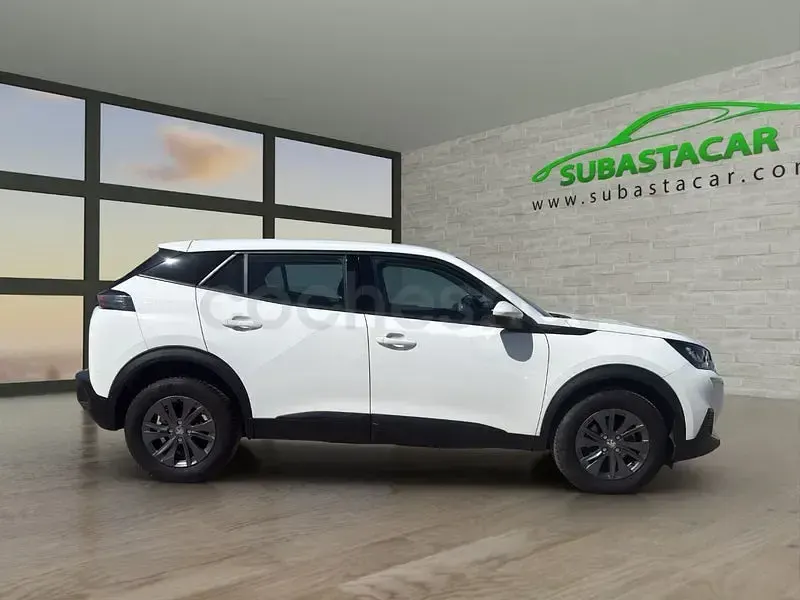 Usado Peugeot 2008 Active 110 CV (80 kW) 2021 Blanco SUV