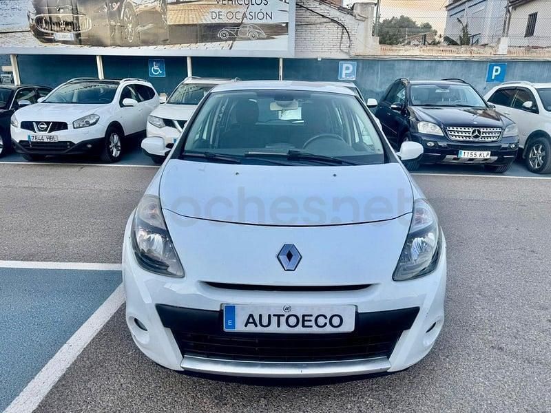 Usado Renault Clio IV Business 90 CV (66 kW) 2012 Blanco Berlina