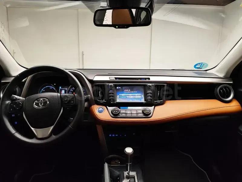 Usado Toyota RAV4 Hybrid Executive 197 CV (144 kW) 2016 Marrón SUV