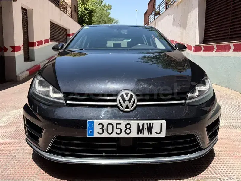 Usado VW Golf VII R 300 CV (220 kW) 2016 Negro Berlina