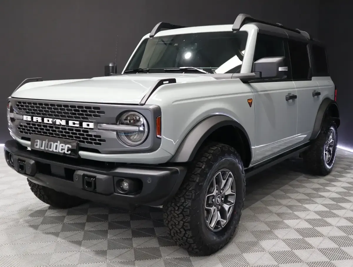 Usado Ford Bronco 335 CV (246 kW) 2024 Verde SUV
