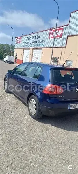 Usado VW Golf IV 102 CV (75 kW) 2006 Azul Berlina