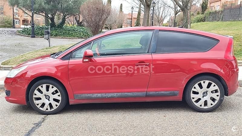 Usado Citroën C4 VTR Sport 110 CV (80 kW) 2006 Rojo Berlina