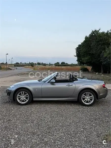 Usado Mazda MX5 Active 126 CV (92 kW) 2010 Gris / plata Descapotable