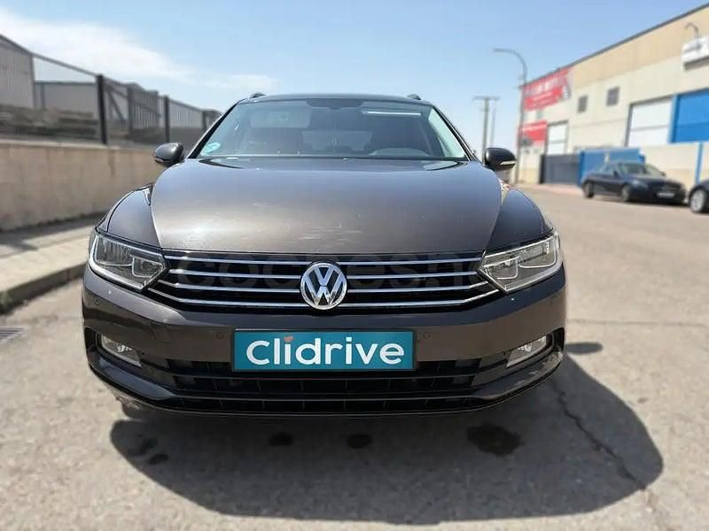 Usado VW Passat Advance 150 CV (110 kW) 2015 Negro Familiar