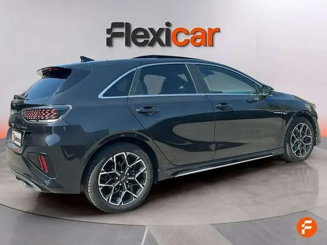 Usado Kia Ceed GT GT-Line 136 CV (100 kW) 2022 Negro Utilitario