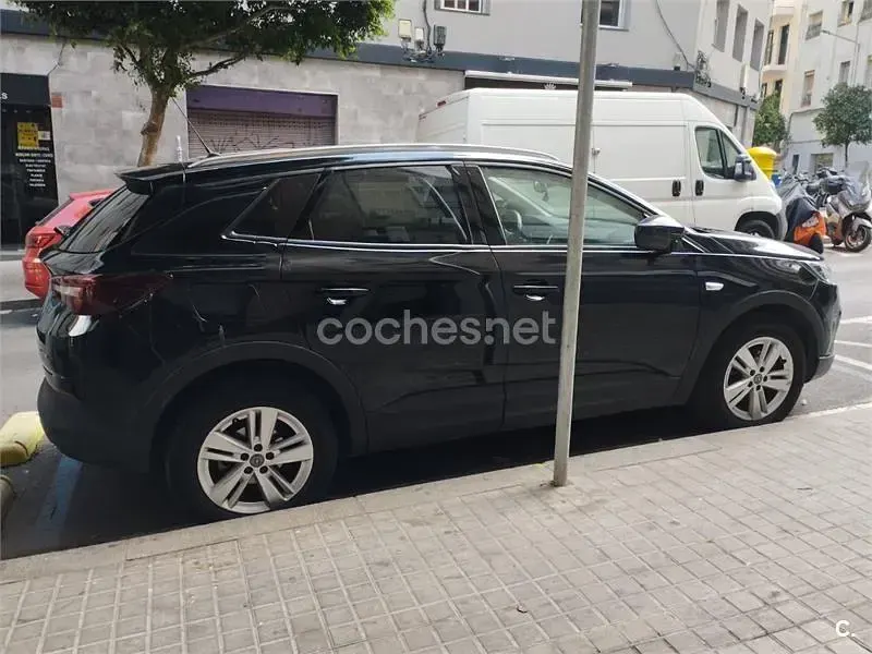 Usado Opel Grandland X Edition 130 CV (95 kW) 2019 Negro SUV