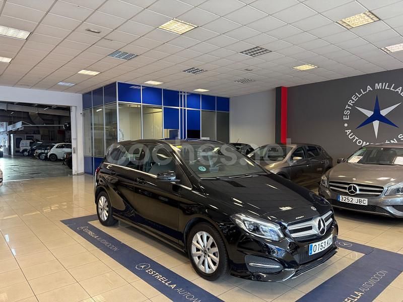 Usado Mercedes B180 109 CV (80 kW) 2017 Negro Monovolumen
