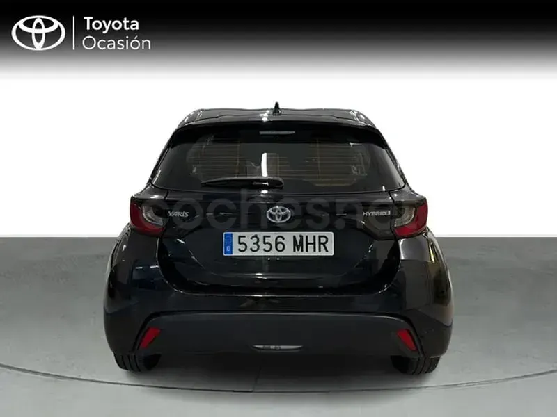 Usado Toyota Yaris Hybrid Business Edition 116 CV (85 kW) 2023 Negro Berlina