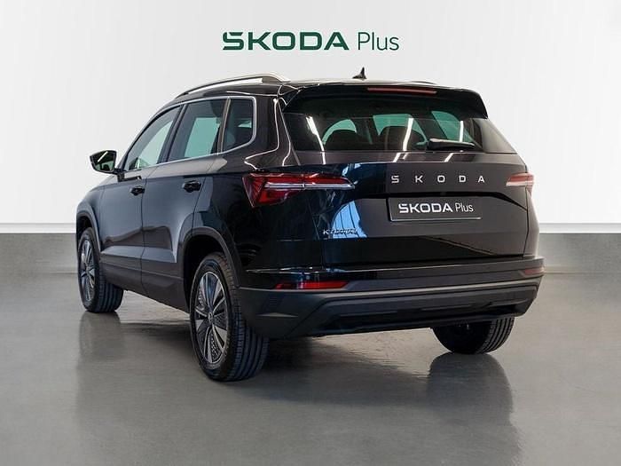 Usado Skoda Karoq Selection 150 CV (110 kW) 2025 Negro SUV