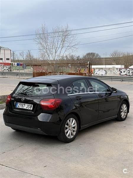 Usado Mercedes A180 Style 109 CV (80 kW) 2016 Negro Berlina
