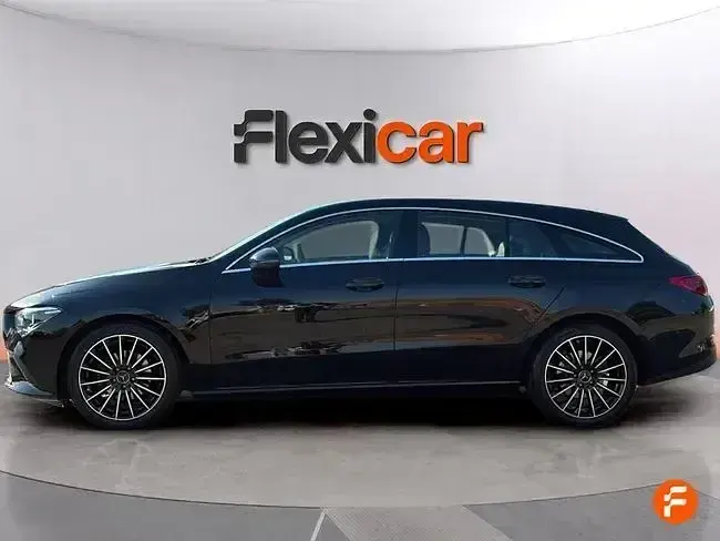 Usado Mercedes CLA180 Shooting Brake 136 CV (100 kW) 2020 Negro Familiar