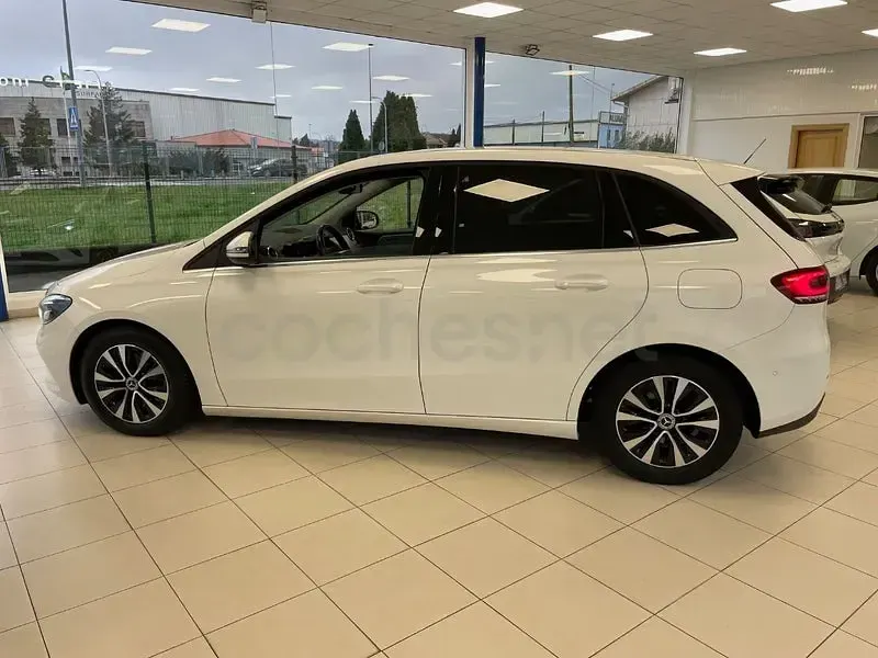 Usado Mercedes B200 150 CV (110 kW) 2021 Blanco Monovolumen