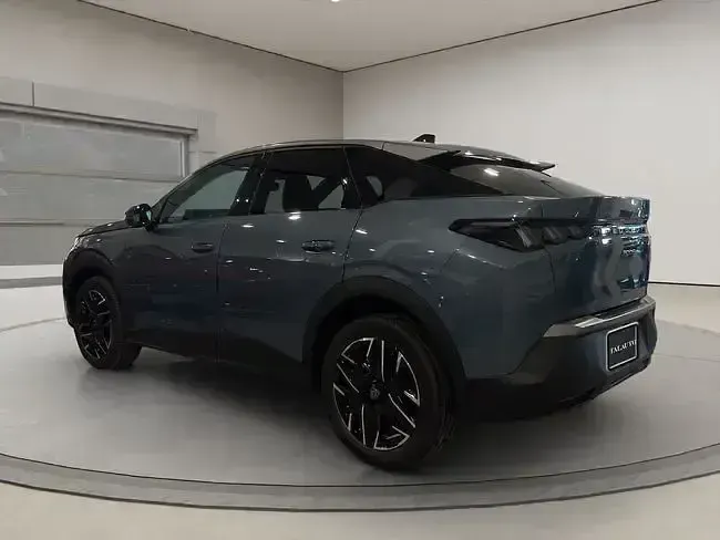 Nuevo Peugeot 3008 Allure 145 CV (106 kW) 2025 Gris SUV