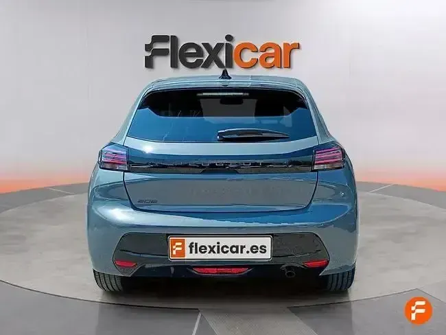 Usado Peugeot 208 Allure 100 CV (73 kW) 2025 Gris Utilitario
