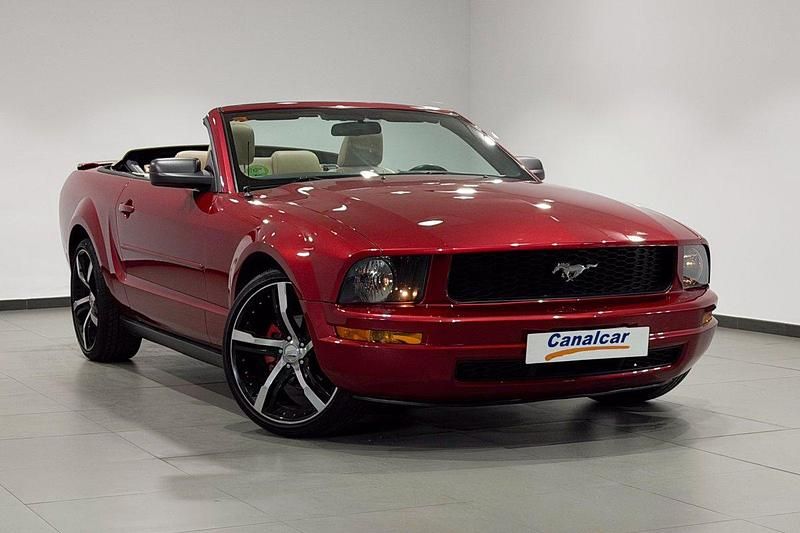 Usado Ford Mustang 205 CV (150 kW) 2006 Granate Descapotable