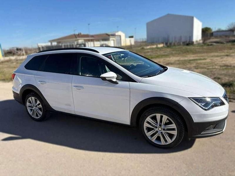 Usado Seat Leon X-Perience 4Drive 150 CV (110 kW) 2018 Blanco Familiar