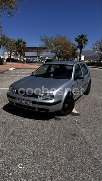 Usado VW Golf IV Conceptline 100 CV (73 kW) 2001 Gris / plata Berlina