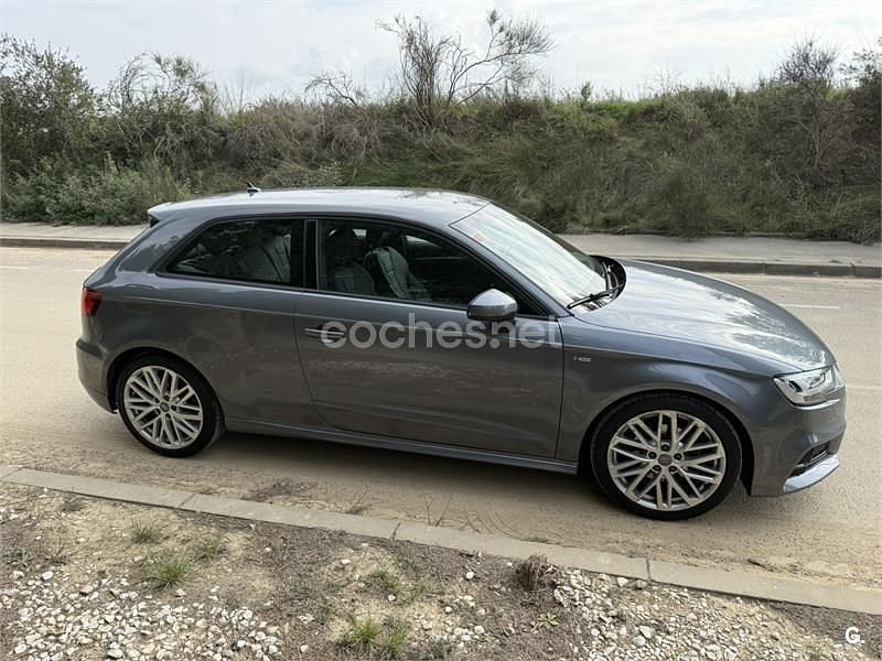 Usado Audi A3 S-Line 110 CV (80 kW) 2017 Gris / plata Berlina