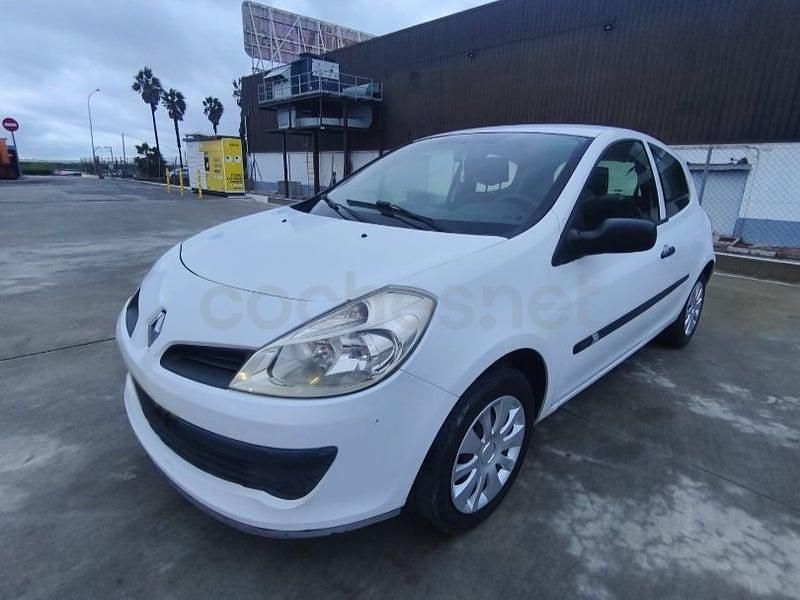 Blanco Usado 2006 Renault Clio II Dynamique Berlina | 1750 € (Super precio) - Imagen 1/4