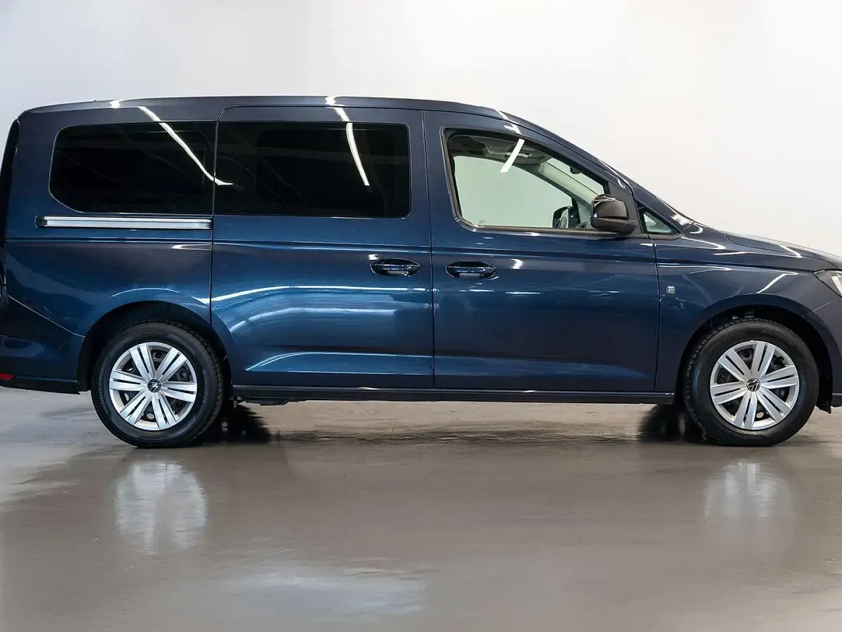 Usado VW Caddy Maxi 122 CV (89 kW) 2025 Azul Monovolumen