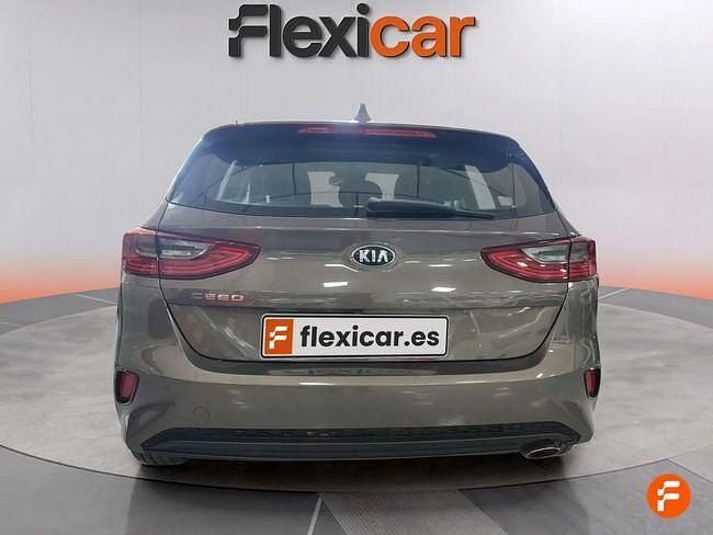 Usado Kia Ceed 140 CV (102 kW) 2020 Marrón Utilitario
