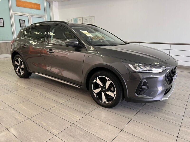 Usado Ford Focus Active 125 CV (91 kW) 2024 Gris Berlina
