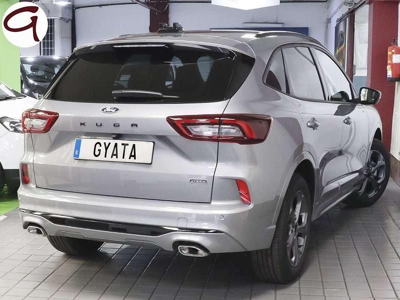 Usado Ford Kuga ST-Line 243 CV (178 kW) 2025 Gris SUV