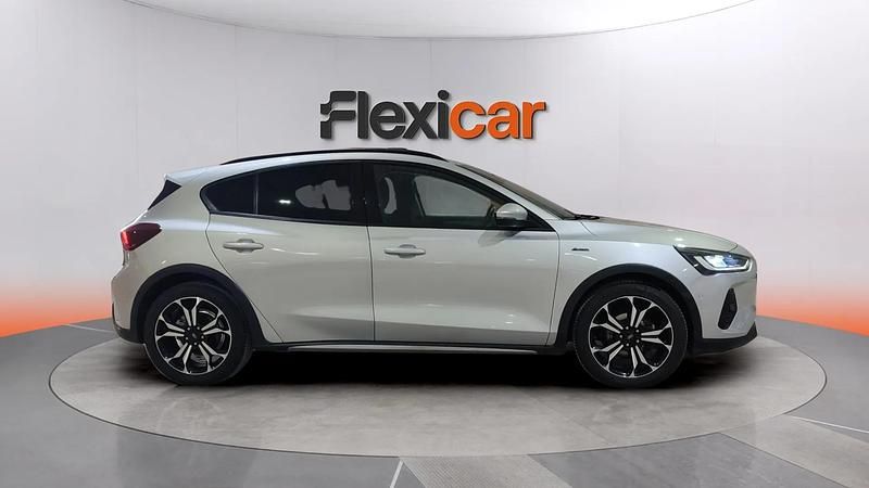 Begagnad Ford Focus ST-Line 155 HK (114 kW) 2022 Grå Sedan