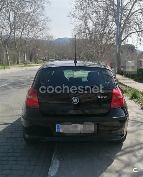 Usado BMW 118 122 CV (89 kW) 2008 Negro Utilitario
