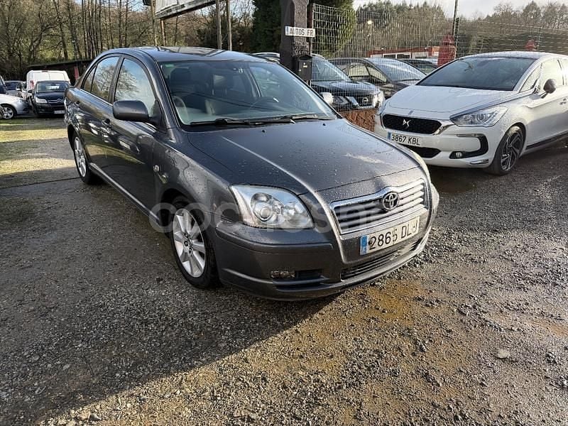 Usado Toyota Avensis Sol 116 CV (85 kW) 2005 Gris / plata Berlina