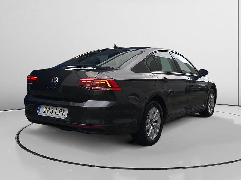 Usado VW Passat 122 CV (89 kW) 2021 Berlina