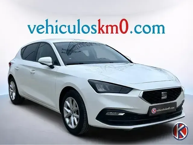 Usado Seat Leon Style 110 CV (80 kW) 2021 Blanco