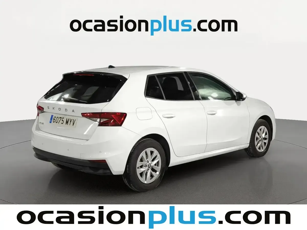 Usado Skoda Fabia Selection 95 CV (69 kW) 2025 Blanco Berlina