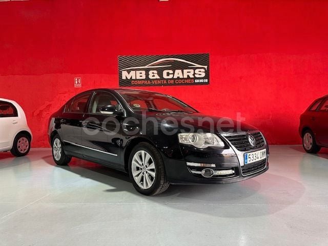 Negro Usado 2005 VW Passat Highline Berlina | 4900 € (Un poco caro) - Imagen 1/4