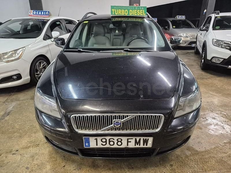 Usado Volvo V50 Kinetic 136 CV (100 kW) 2007 Negro Familiar