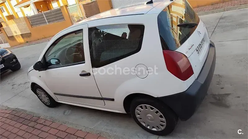 Używany Citroën C2 70 KM (51 kW) 2007 Biały Hatchback