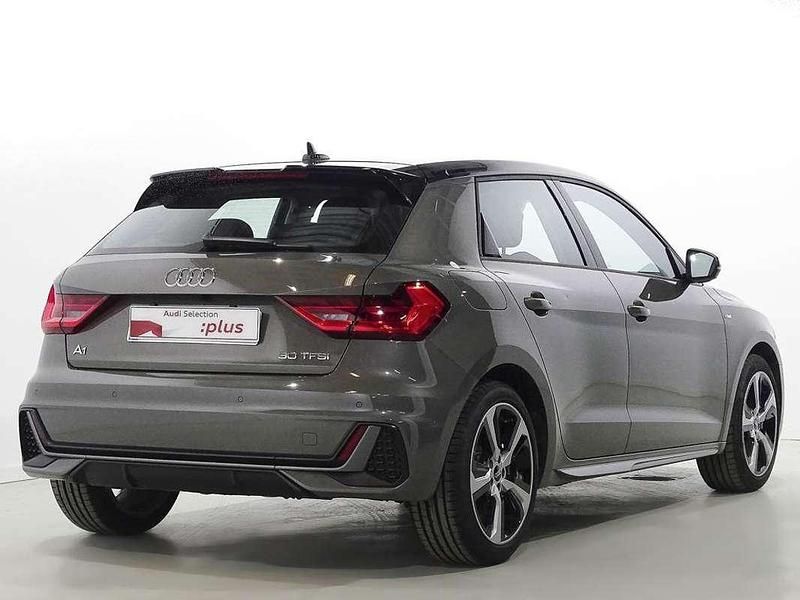Usado Audi A1 Sportback 116 CV (85 kW) 2025 Gris Utilitario