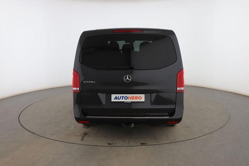 Usado Mercedes V220 163 CV (119 kW) 2020 Gris Monovolumen