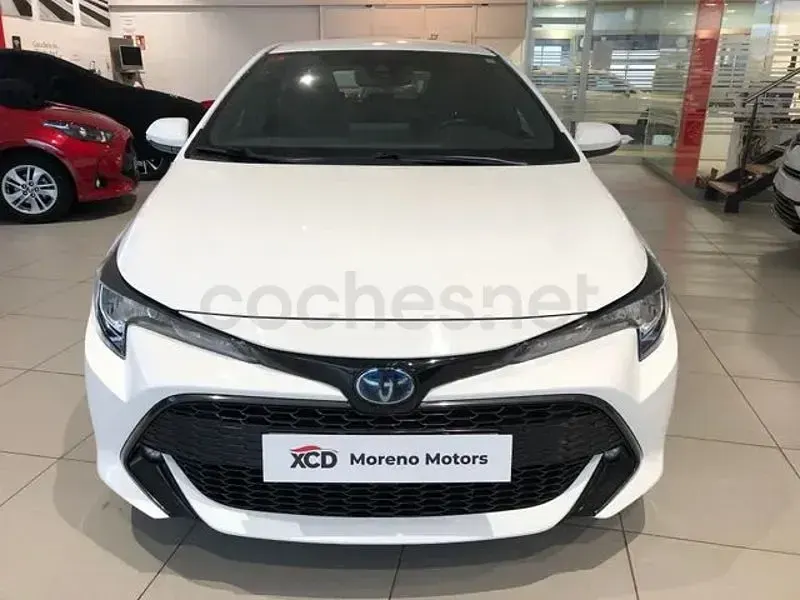 Usado Toyota Corolla Active 140 CV (102 kW) 2025 Blanco Berlina