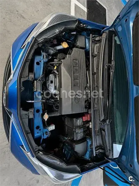 Usado Toyota Yaris Active 99 CV (72 kW) 2016 Azul Berlina