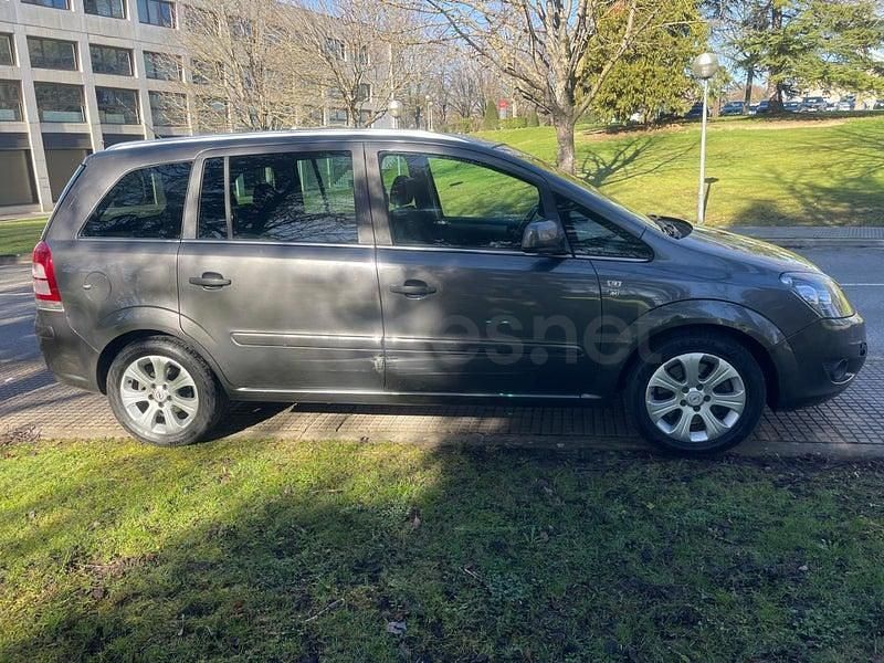 Usado Opel Zafira 110 CV (80 kW) 2010 Gris / plata Monovolumen