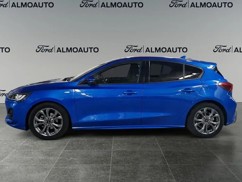 Usado Ford Focus ST-Line 125 CV (91 kW) 2024 Azul desert island (metalizado) Berlina