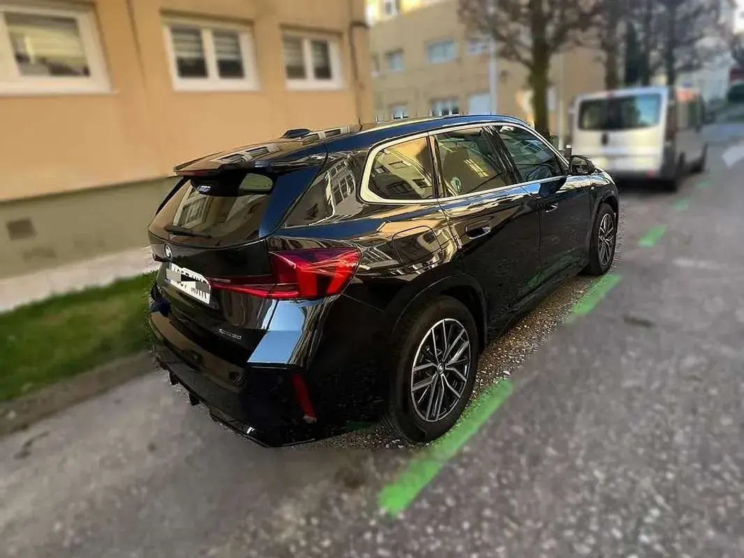 Usado BMW iX1 230 kW (313 CV) 2023 Negro SUV