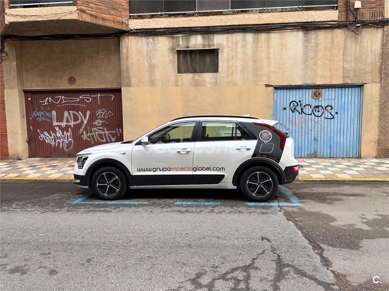 Usado Kia Niro 141 CV (103 kW) 2023 Blanco SUV