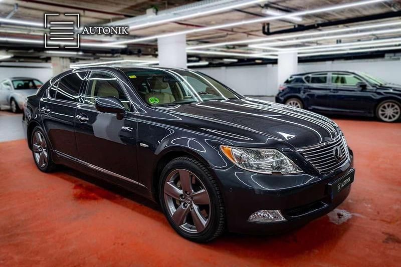 Usado Lexus LS460 Executive Line 381 CV (280 kW) 2007 Gris / plata Berlina