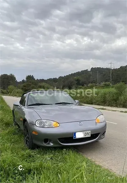 Usado Mazda MX5 146 CV (107 kW) 2005 Gris / plata Descapotable