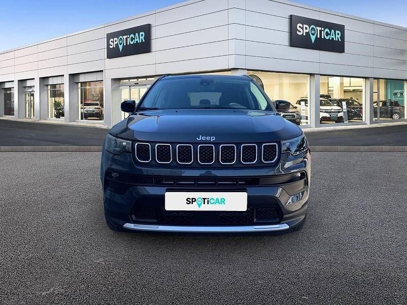 Usado Jeep Compass Limited 130 CV (95 kW) 2022 Gris SUV