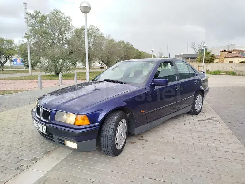 Usado BMW 316 102 CV (75 kW) 1995 Azul Berlina
