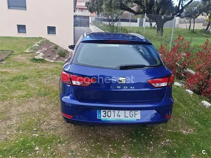 Usado Seat Leon ST Reference 115 CV (84 kW) 2020 Azul Familiar
